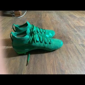 Green under armour cleats great condition